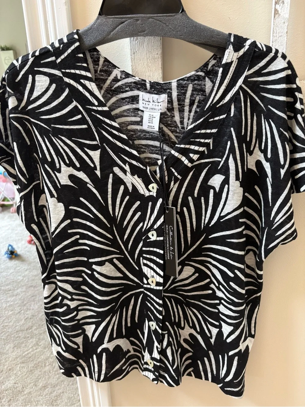 Nicole Miller Black and Cream Palm-Print Button-Down Top